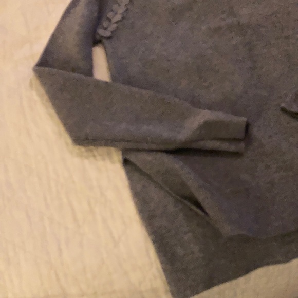 Gray tight knit sweater - Picture 4 of 4